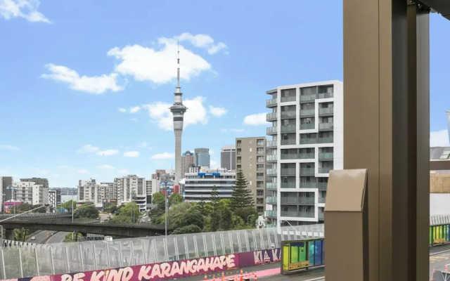 Lighthouse Apartments by Urban Rest