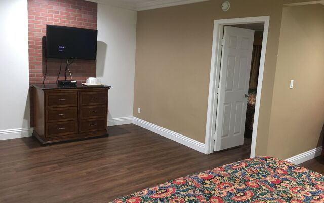 American Inn & Suites LAX