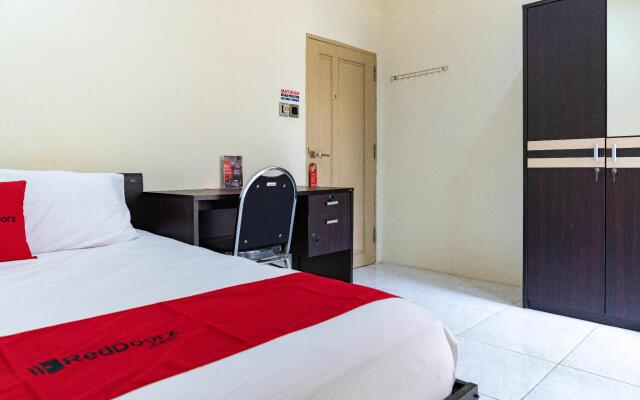 RedDoorz Syariah near Jalan A Yani KM 8 Citraland