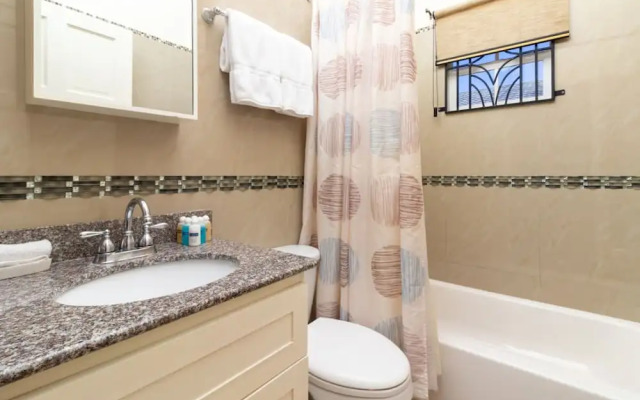 Private Pool Draxhall Gated Gym Tennis Full AC