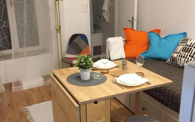 VERY CLOSE Studio Apartment