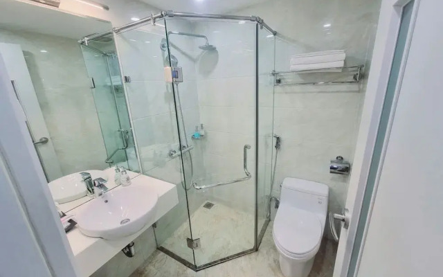 Everest Hotel