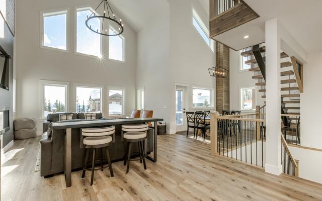 The White Pearl - Luxury Chalet W/mountain Views