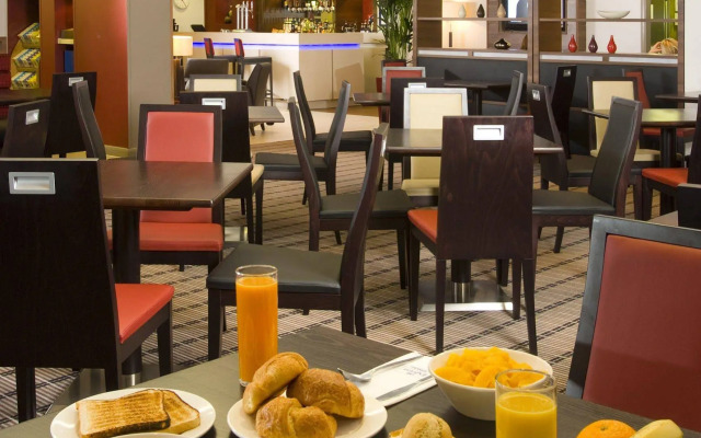 Holiday Inn Express Taunton East by IHG