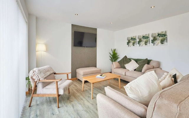 Host Stay Dalby Lodge