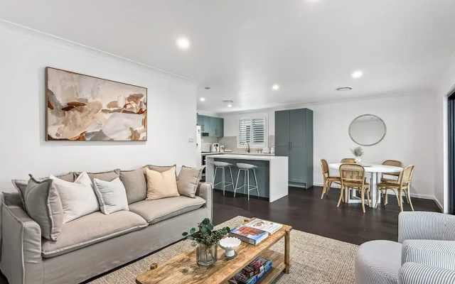 Spacious 3-bedroom Home With Private Pool & BBQ – Guest Rooms – Newcastle