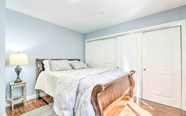 Sunny Oakland Retreat w/ Patio & Cute Garden!