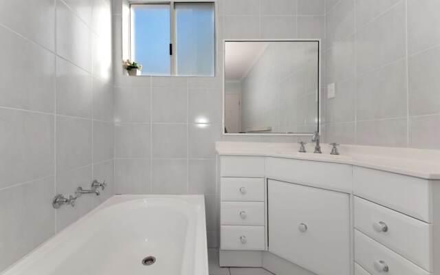 Classic View, 2/49 Victoria Parade