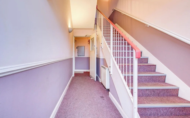 Spacious 2-bed Apartment, Family With Pets Welcome