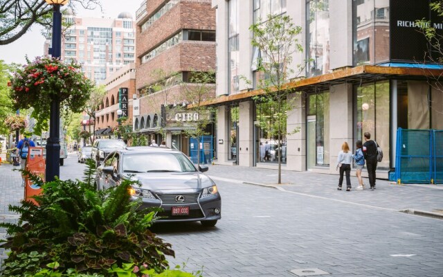 QuickStay - Luxury Executive in Yorkville (Yonge & Bloor)