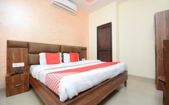 OYO 30743 Hotel Himalayan