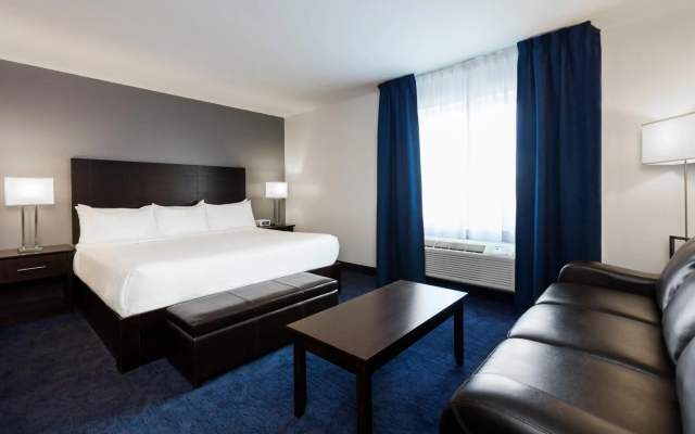 Imperia Hotel and Suites