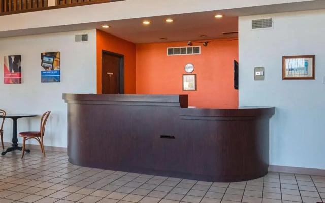 Motel 6 Hannibal, MO