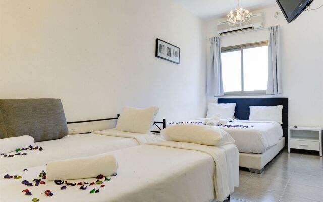 Liber Seashore Suites