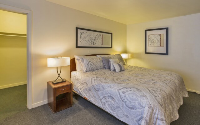 Palm Grove Inn