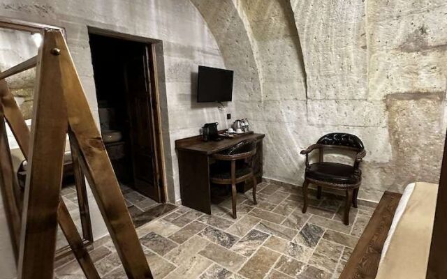 Noah's Ark Cave Hotel