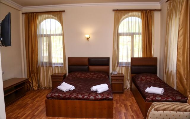 Lara Hotel