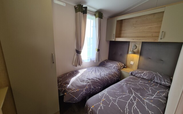Stunning Platinum Caravan in Rhyl 2 Mins to Beach