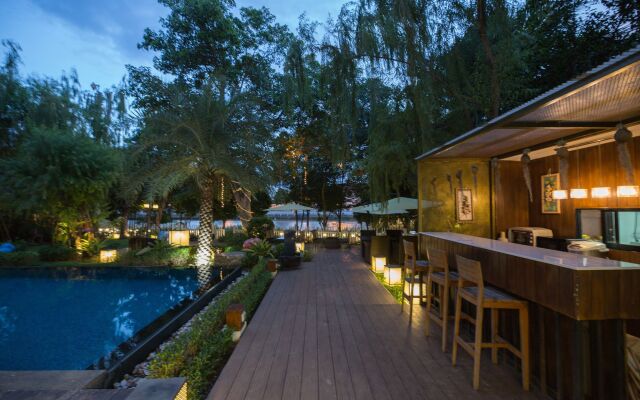 B2 Riverside Premier Resort