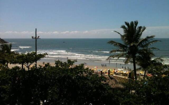 Pé na areia do Guarujá - Praia do Tombo (12F)