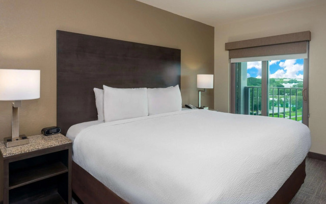 Ameniti Bay, BW Signature Collection