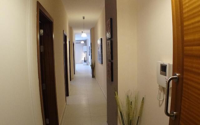 Eri Apartments E365