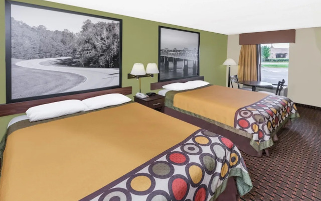 Super 8 By Wyndham Madison/Ridgeland Area