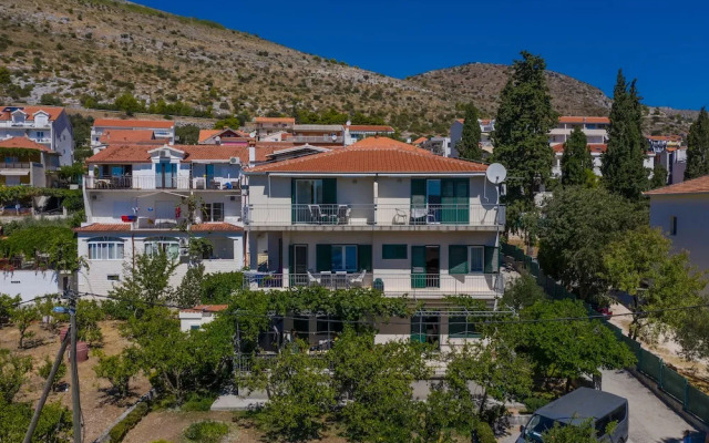 Mar deLuxe Apartments