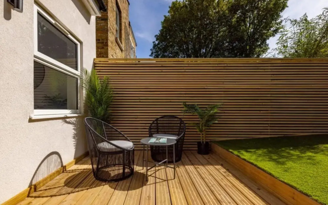 The Battersea Loft - Trendy 3bdr Flat With Patio, London