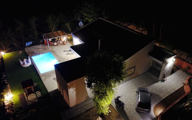 Holiday House Lovric