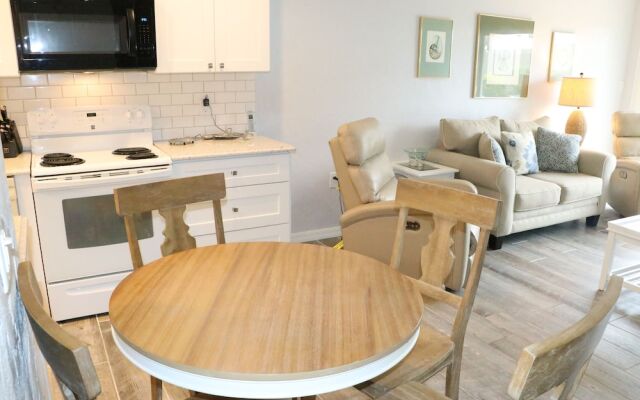 Jamaica Royale - 081 - 2 Br Condo