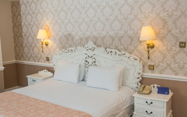 Manor of Groves Hotel, Golf & Health Club