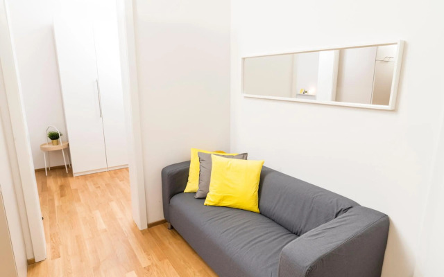 Prater Balcony Suite by ichbucheAT