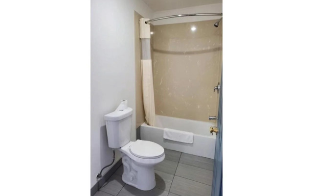Premier Inn & Suites