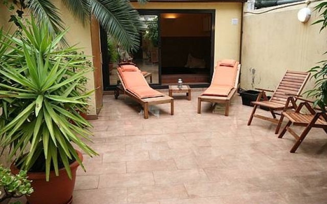 Apartment Gaudí Pool