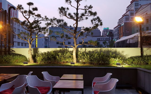 I.Y Hotel