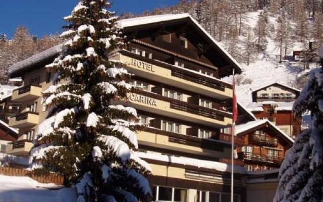 Carina, Hotel