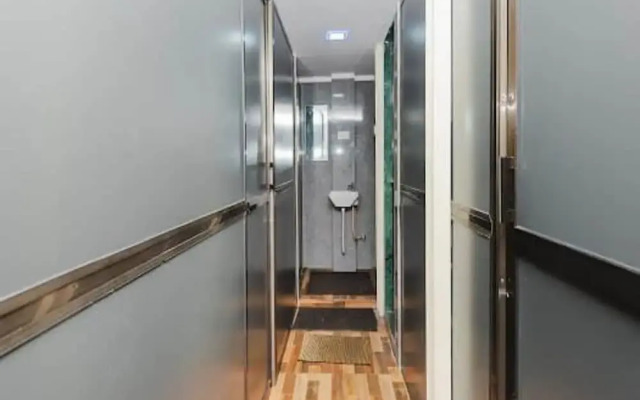 Golden Sands Dormitory & Single AC Rooms