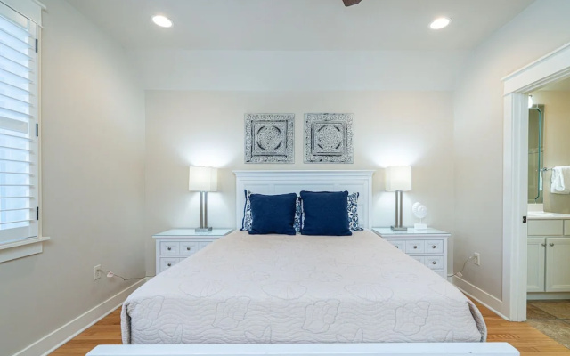Sandestin Bungalo 46: Golf Cart, Pool, Beach