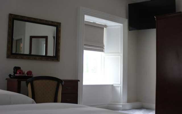 Greenway Manor Hotel