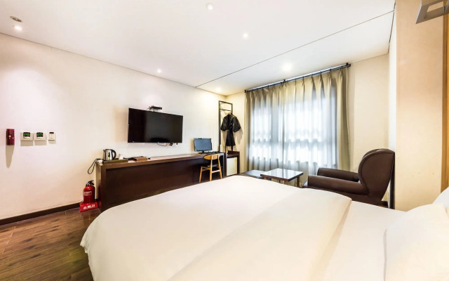 F HOTEL Yeongdeungpo