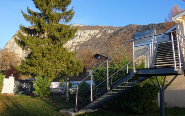 Chalet de TARA - Grand appartement esprit chalet - piscine chauffée - Genève
