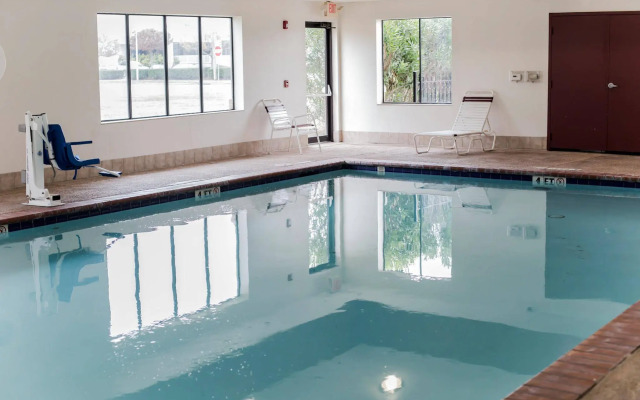 Sleep Inn & Suites Stafford - Sugarland