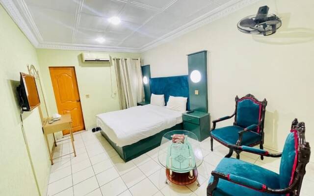 Hotel New Mid City