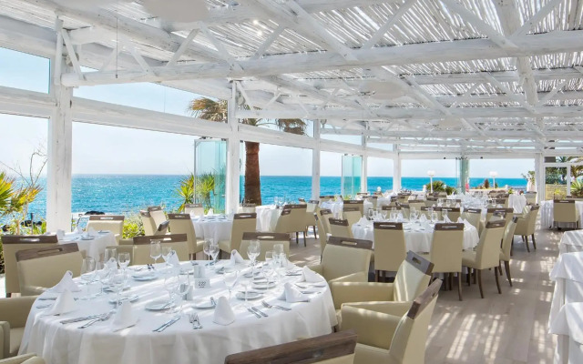 Oceano Beach Club