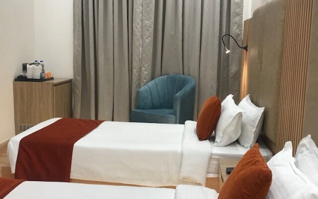 OYO 8656 Hotel Nataraj