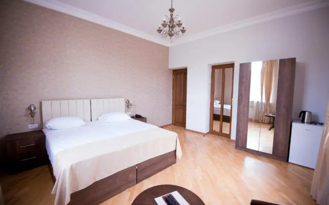 Royal Palace Hotel
