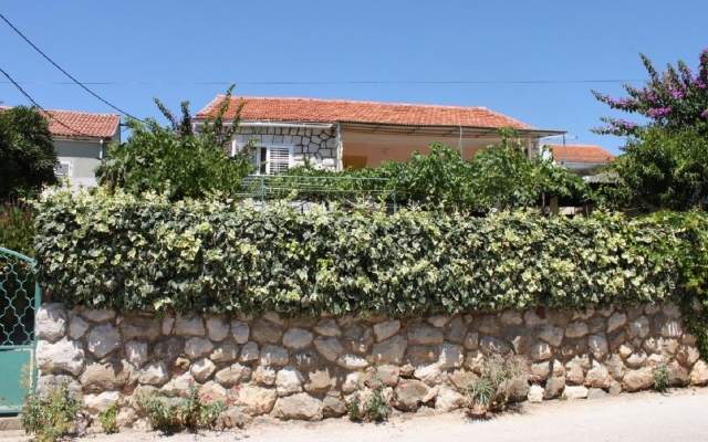Room Mare - economy rooms: R3 Sucuraj, Island Hvar