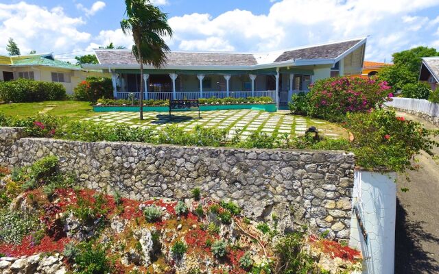 Windjammer, 4BR by Jamaican Treasures