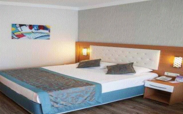 Side Win Hotel & Spa